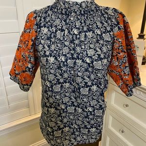 This is an absolutely gorgeous top that needs a good home (THML-Social Threads)